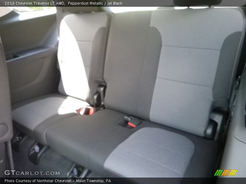 Pepperdust Metallic / Jet Black 2019 Chevrolet Traverse LT AWD