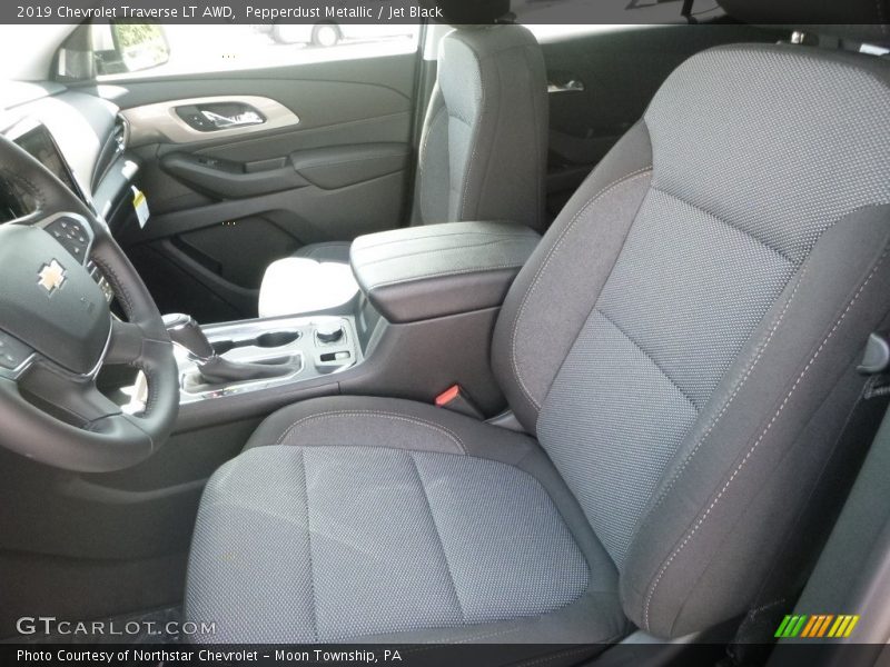 Pepperdust Metallic / Jet Black 2019 Chevrolet Traverse LT AWD
