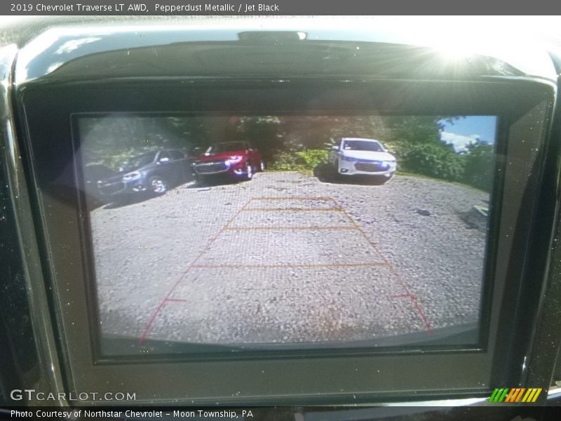 Pepperdust Metallic / Jet Black 2019 Chevrolet Traverse LT AWD