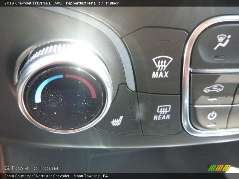 Pepperdust Metallic / Jet Black 2019 Chevrolet Traverse LT AWD