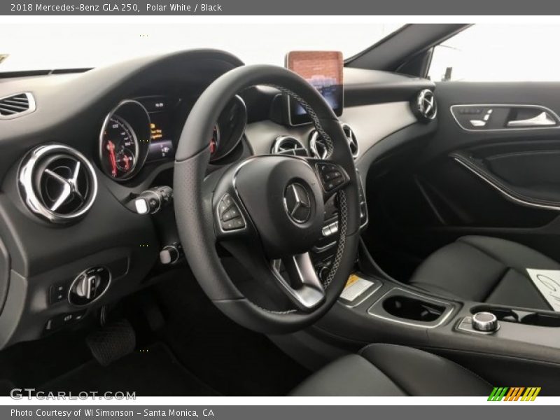 Polar White / Black 2018 Mercedes-Benz GLA 250