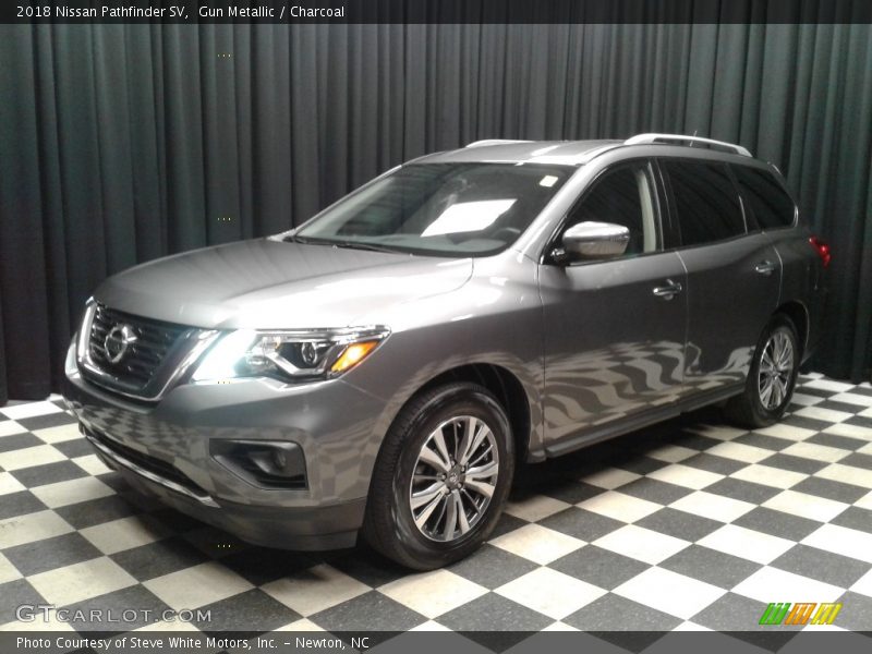Gun Metallic / Charcoal 2018 Nissan Pathfinder SV