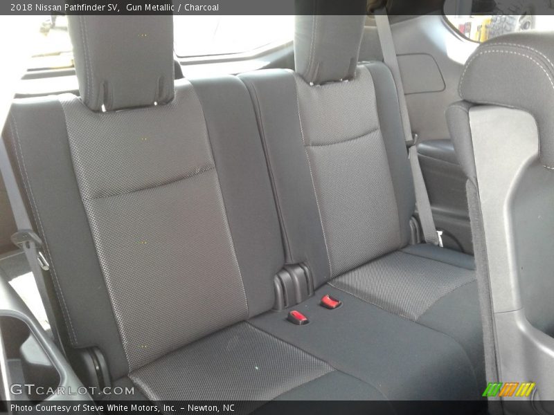 Gun Metallic / Charcoal 2018 Nissan Pathfinder SV
