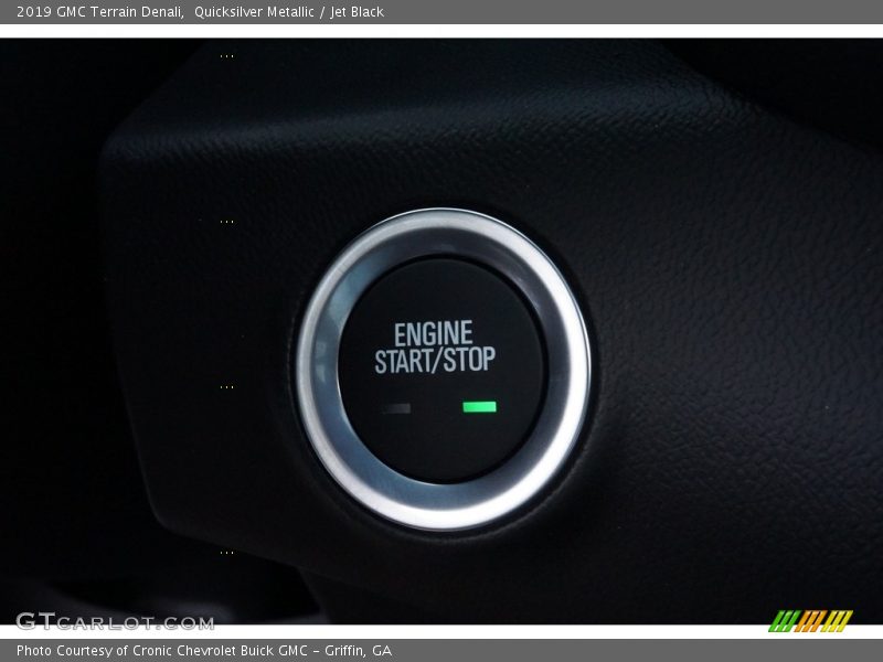Quicksilver Metallic / Jet Black 2019 GMC Terrain Denali