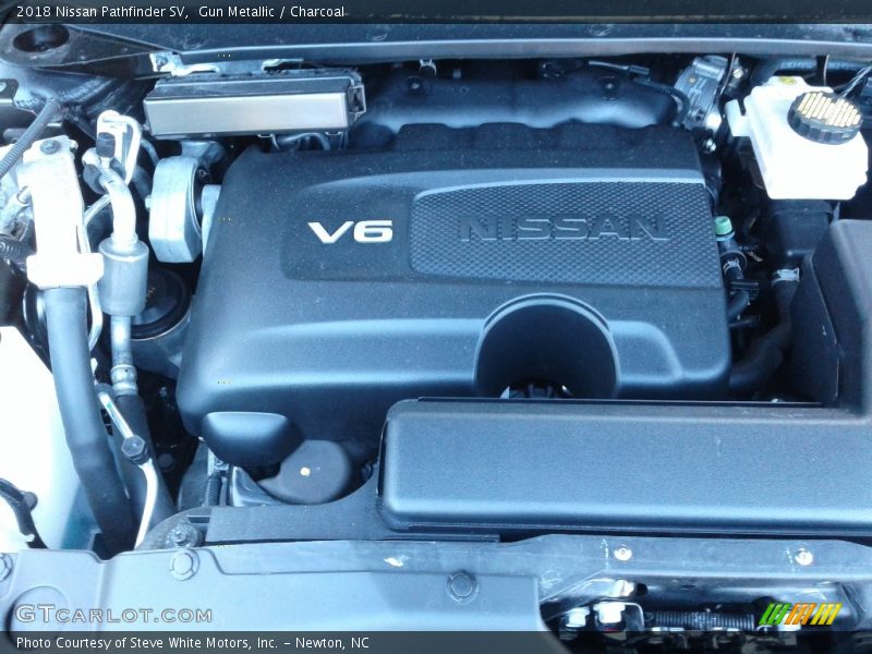 Gun Metallic / Charcoal 2018 Nissan Pathfinder SV