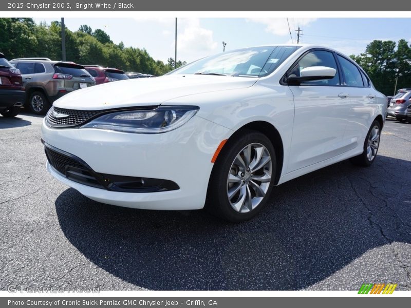 Bright White / Black 2015 Chrysler 200 S