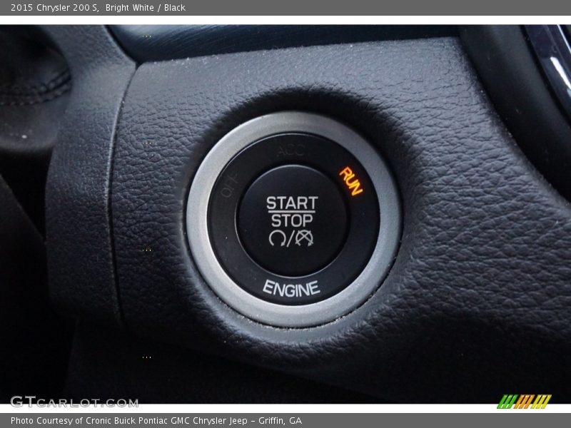 Bright White / Black 2015 Chrysler 200 S