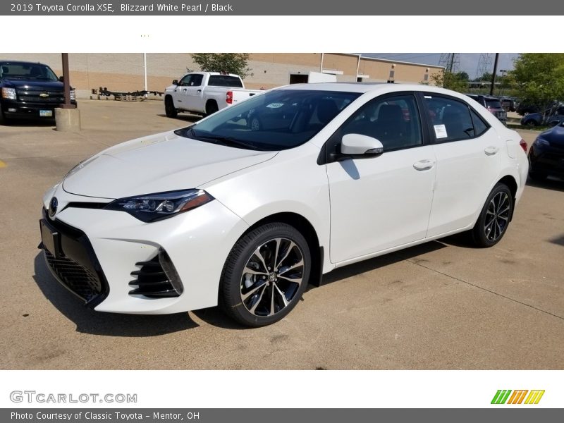 Blizzard White Pearl / Black 2019 Toyota Corolla XSE