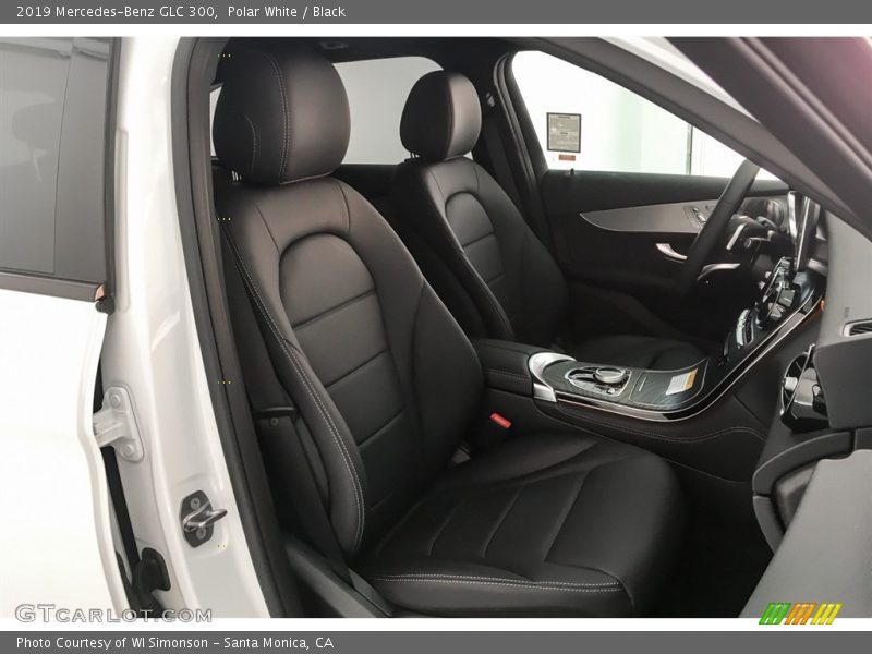 Polar White / Black 2019 Mercedes-Benz GLC 300