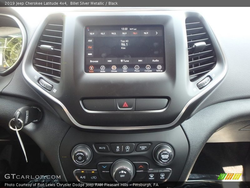 Billet Silver Metallic / Black 2019 Jeep Cherokee Latitude 4x4