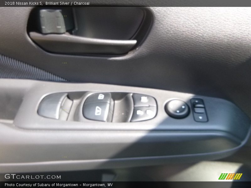 Brilliant Silver / Charcoal 2018 Nissan Kicks S