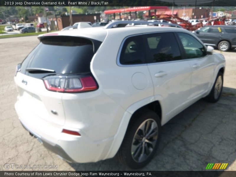 Pearl White / Black/Tan 2019 Jeep Cherokee Overland 4x4