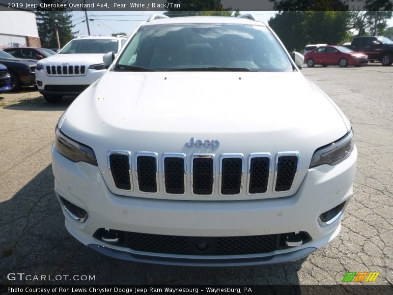 Pearl White / Black/Tan 2019 Jeep Cherokee Overland 4x4