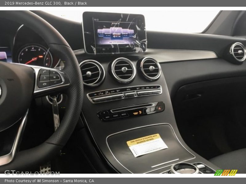 Black / Black 2019 Mercedes-Benz GLC 300