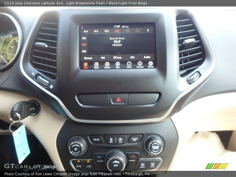 Light Brownstone Pearl / Black/Light Frost Beige 2019 Jeep Cherokee Latitude 4x4