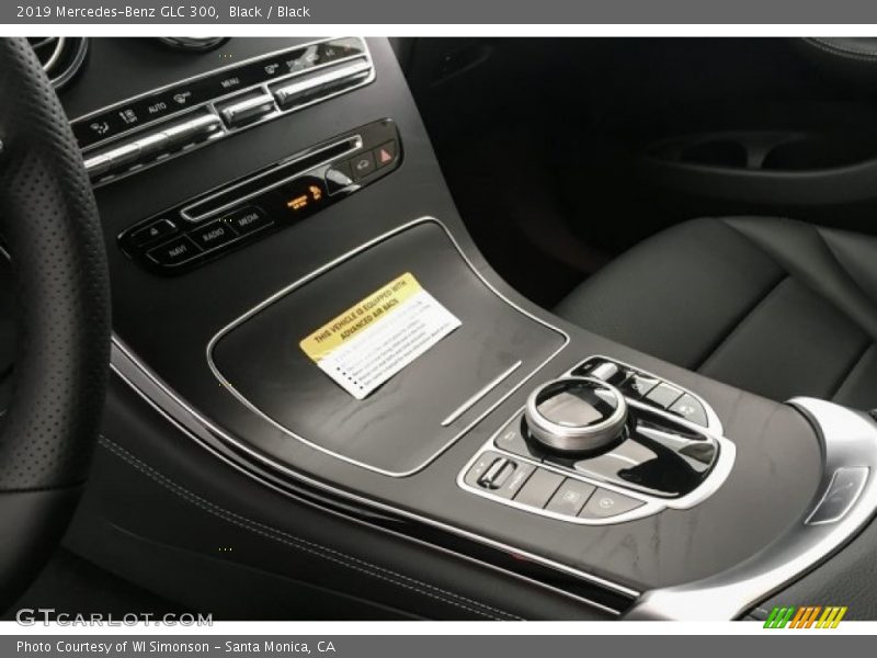 Black / Black 2019 Mercedes-Benz GLC 300
