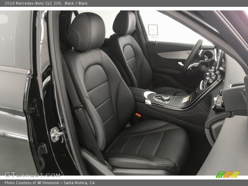 Black / Black 2019 Mercedes-Benz GLC 300