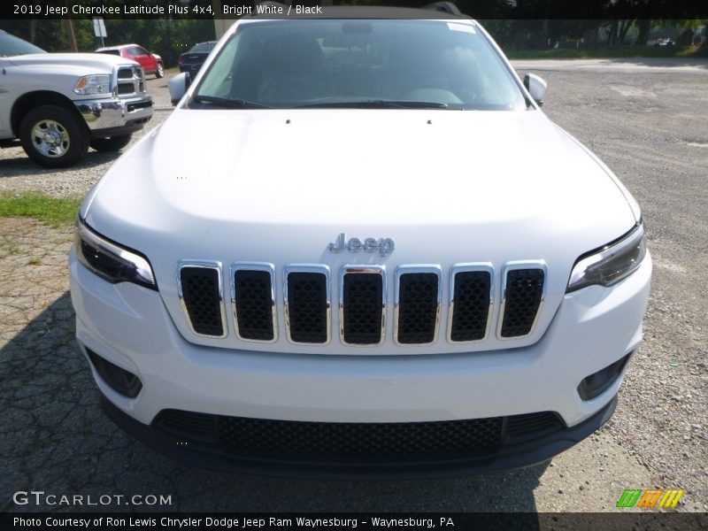 Bright White / Black 2019 Jeep Cherokee Latitude Plus 4x4