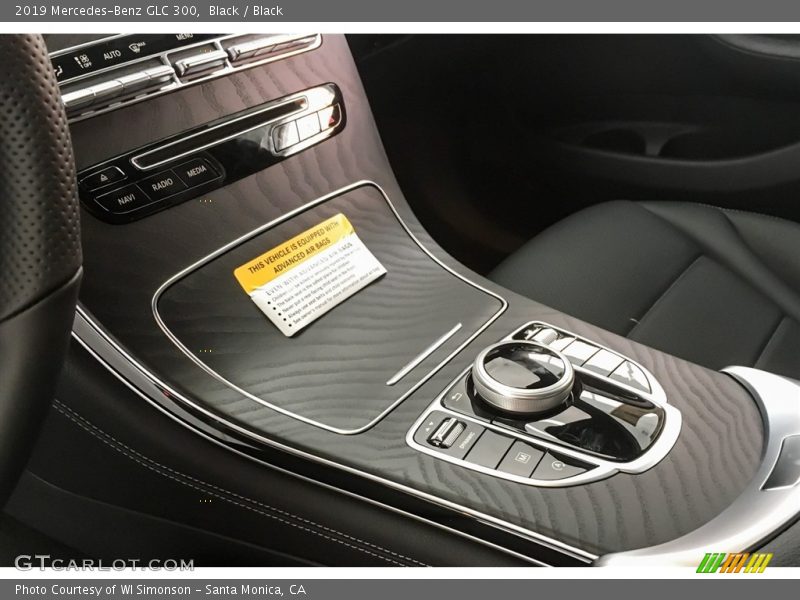 Black / Black 2019 Mercedes-Benz GLC 300