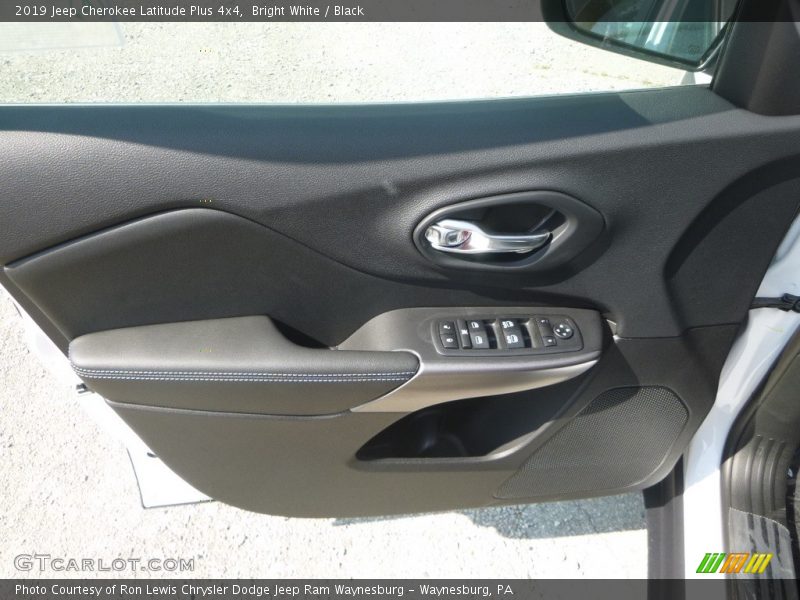 Bright White / Black 2019 Jeep Cherokee Latitude Plus 4x4