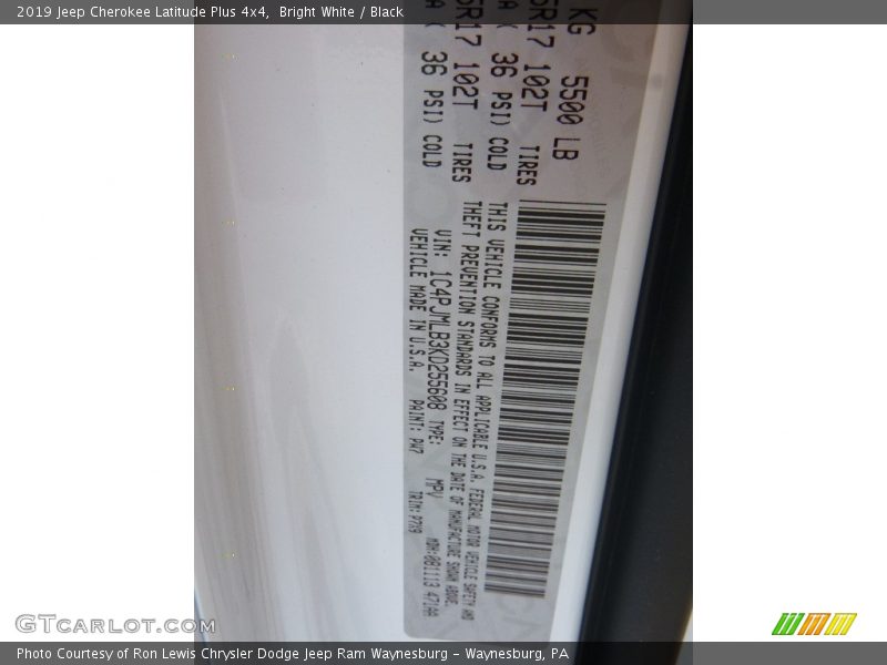 Bright White / Black 2019 Jeep Cherokee Latitude Plus 4x4