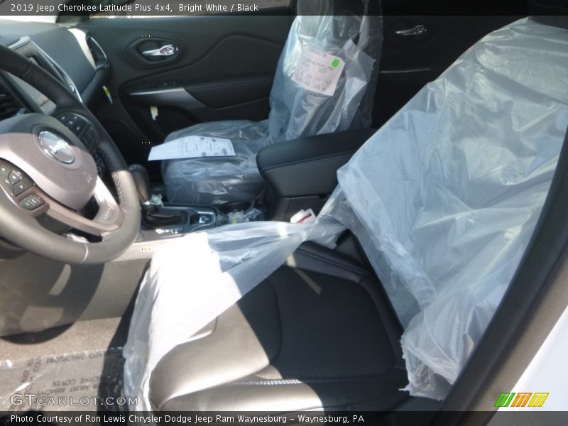 Bright White / Black 2019 Jeep Cherokee Latitude Plus 4x4