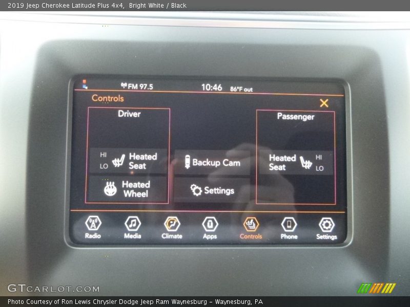 Bright White / Black 2019 Jeep Cherokee Latitude Plus 4x4