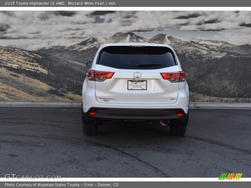 Blizzard White Pearl / Ash 2018 Toyota Highlander LE AWD