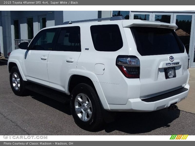 Super White / Black 2015 Toyota 4Runner SR5 4x4