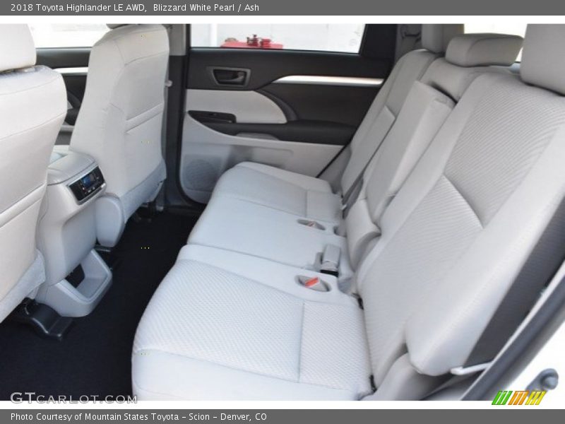 Blizzard White Pearl / Ash 2018 Toyota Highlander LE AWD
