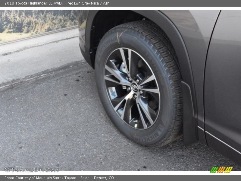 Predawn Gray Mica / Ash 2018 Toyota Highlander LE AWD
