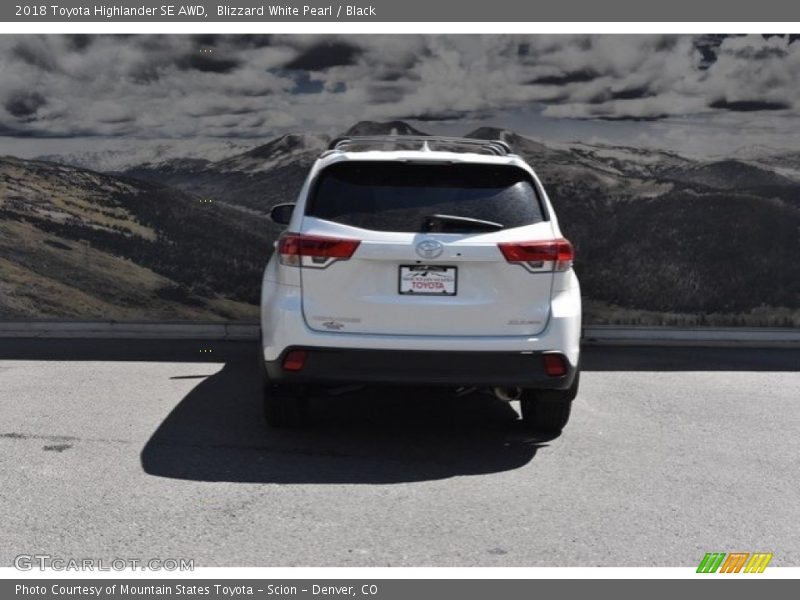 Blizzard White Pearl / Black 2018 Toyota Highlander SE AWD