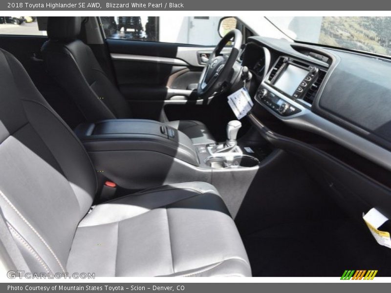 Blizzard White Pearl / Black 2018 Toyota Highlander SE AWD