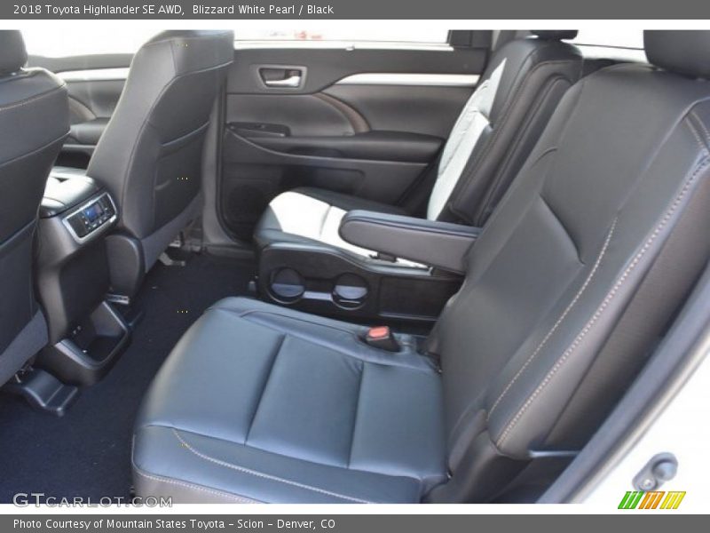 Blizzard White Pearl / Black 2018 Toyota Highlander SE AWD