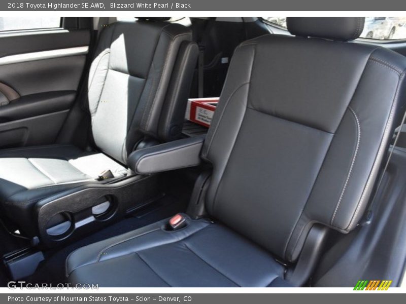 Blizzard White Pearl / Black 2018 Toyota Highlander SE AWD