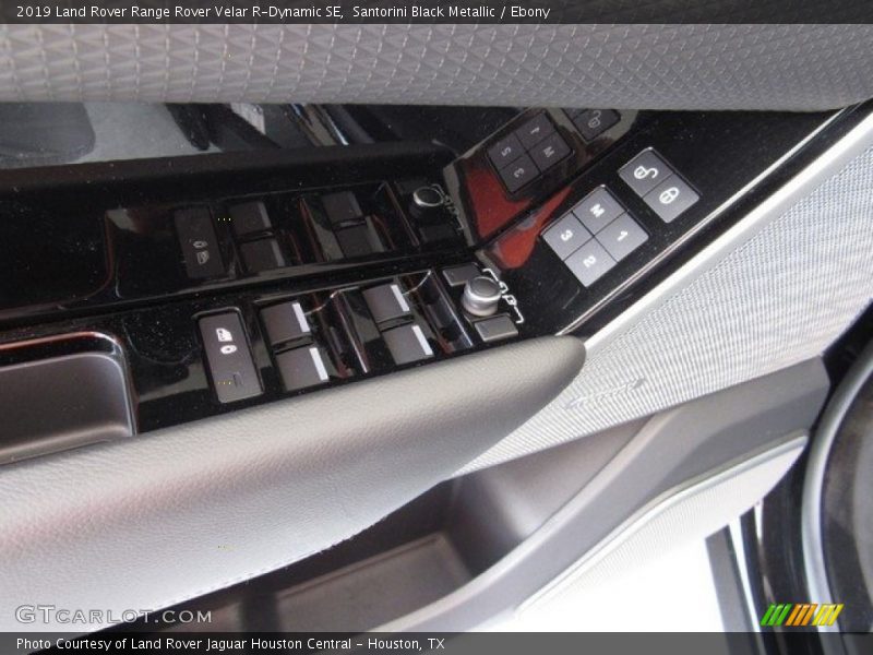 Controls of 2019 Range Rover Velar R-Dynamic SE