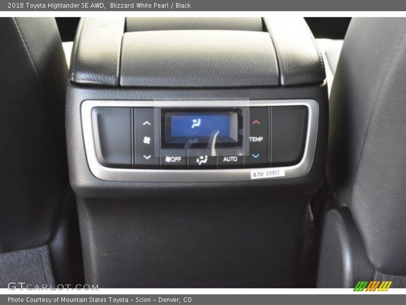 Blizzard White Pearl / Black 2018 Toyota Highlander SE AWD