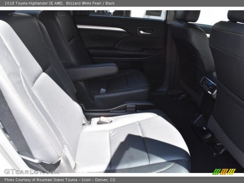 Blizzard White Pearl / Black 2018 Toyota Highlander SE AWD