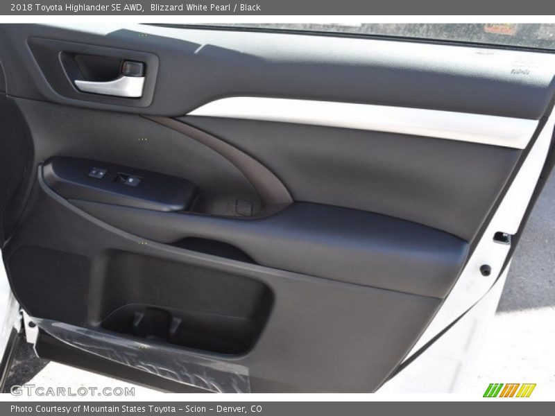 Blizzard White Pearl / Black 2018 Toyota Highlander SE AWD