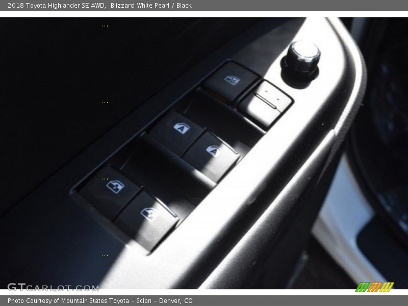 Blizzard White Pearl / Black 2018 Toyota Highlander SE AWD
