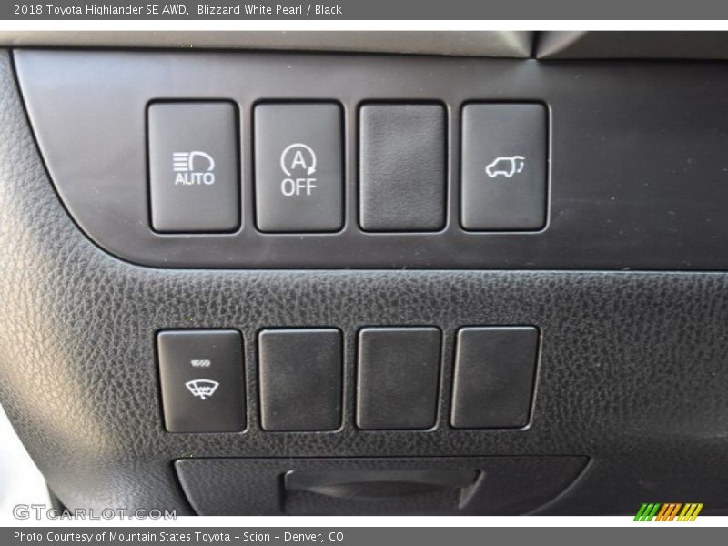 Blizzard White Pearl / Black 2018 Toyota Highlander SE AWD