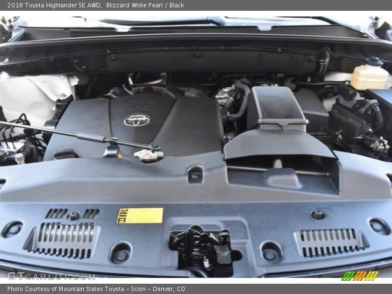 Blizzard White Pearl / Black 2018 Toyota Highlander SE AWD