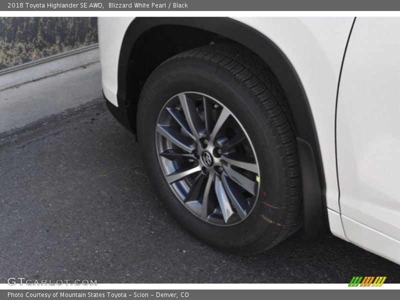 Blizzard White Pearl / Black 2018 Toyota Highlander SE AWD