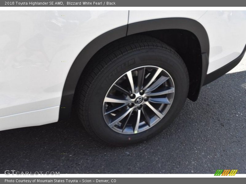Blizzard White Pearl / Black 2018 Toyota Highlander SE AWD