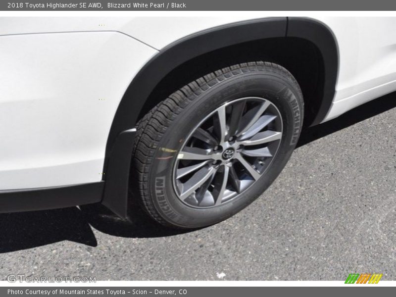 Blizzard White Pearl / Black 2018 Toyota Highlander SE AWD