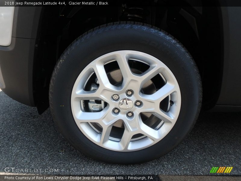 Glacier Metallic / Black 2018 Jeep Renegade Latitude 4x4