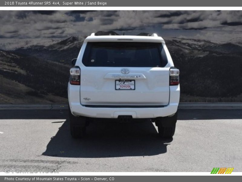 Super White / Sand Beige 2018 Toyota 4Runner SR5 4x4