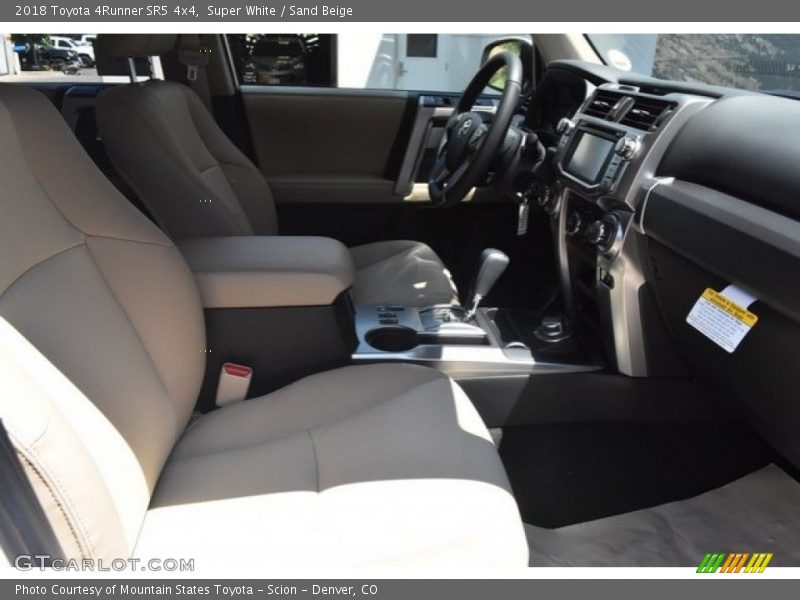 Super White / Sand Beige 2018 Toyota 4Runner SR5 4x4
