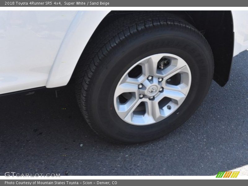 Super White / Sand Beige 2018 Toyota 4Runner SR5 4x4