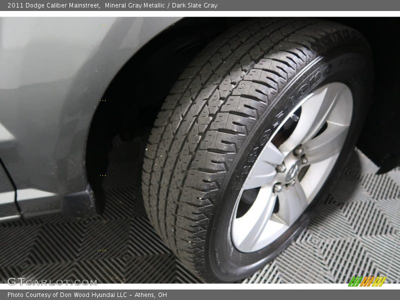 Mineral Gray Metallic / Dark Slate Gray 2011 Dodge Caliber Mainstreet